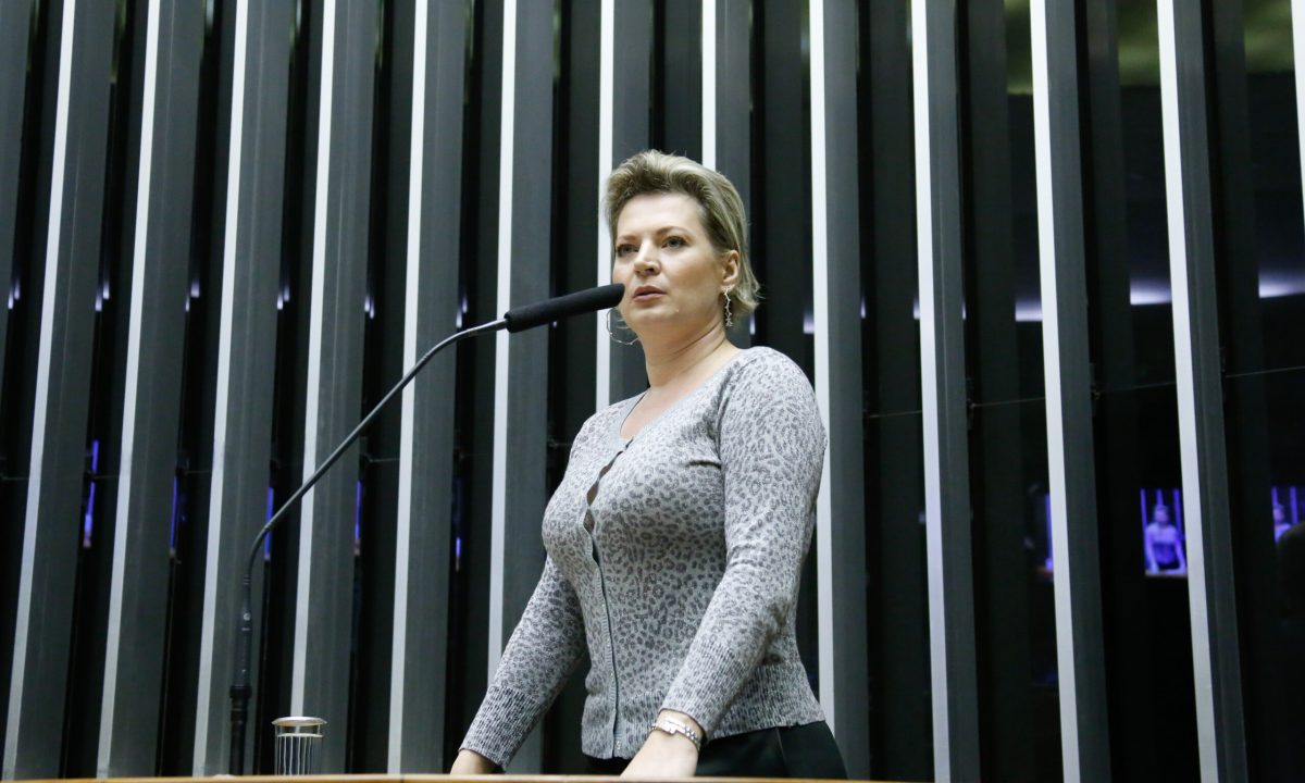 A Justiça de São Paulo determina que Joice Hasselmann pague uma indenização à emissora por causar danos morais.