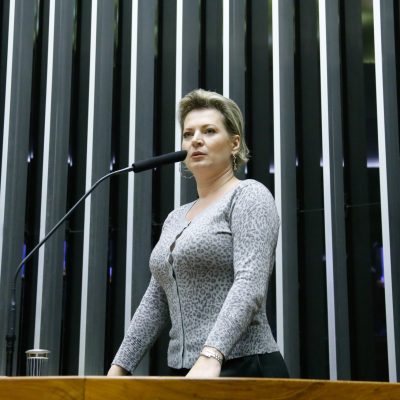 A Justiça de São Paulo determina que Joice Hasselmann pague uma indenização à emissora por causar danos morais.