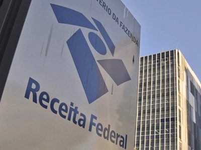 A Justiça Federal identifica um novo método ilegal na Receita Federal com o objetivo de prejudicar adversários.