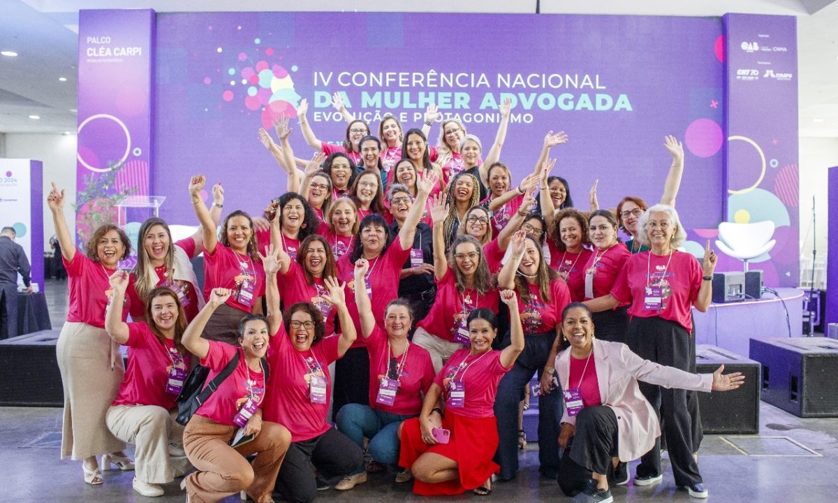 Delegação da Ordem dos Advogados do Brasil de São Paulo movimenta Encontro da Mulher Advogada na cidade de Curitiba.