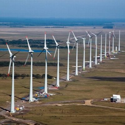 Encontro no Rio discute mudança de matriz energética e impactos ambientais causados pelo clima.