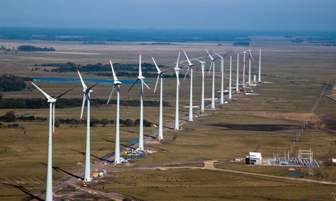 Encontro no Rio discute mudança de matriz energética e impactos ambientais causados pelo clima.