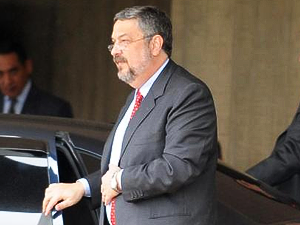 O Supremo Tribunal Federal permite que o indivíduo acusado em uma delação acesse essa alegação a fim de descobrir os montantes que foram ressarcidos.