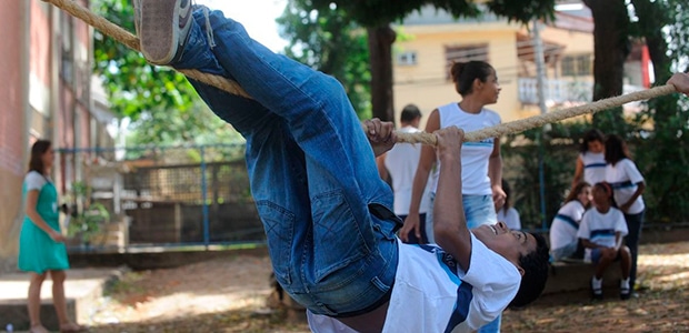 Questionamento acerca da legalidade constitucional do ICMS-Educação.