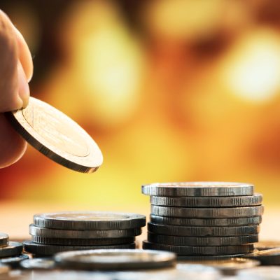 Tribunal Superior do Trabalho anula diminuição salarial exclusiva para um grupo específico de funcionários.