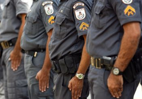 A Justiça Militar do Estado do Rio de Janeiro precisa garantir o direito de defesa ao acusado.