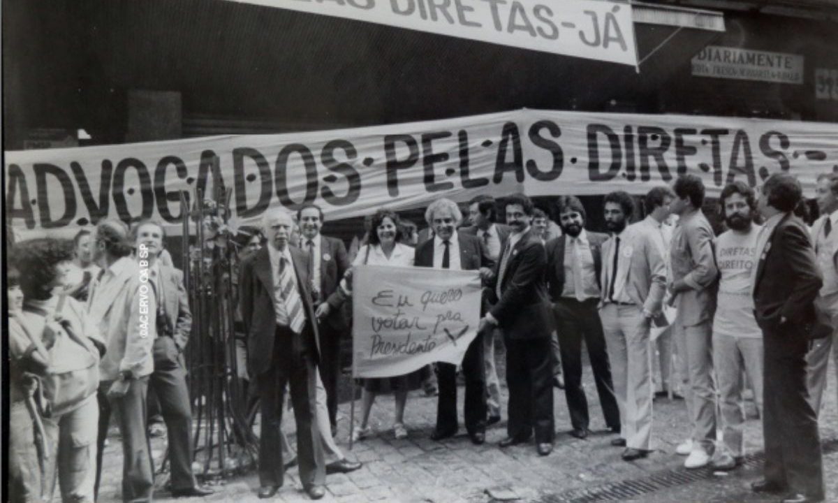 A OAB SP organiza um seminário sobre os desafios da democracia no Brasil, em comemoração aos 40 anos do movimento das Diretas Já.