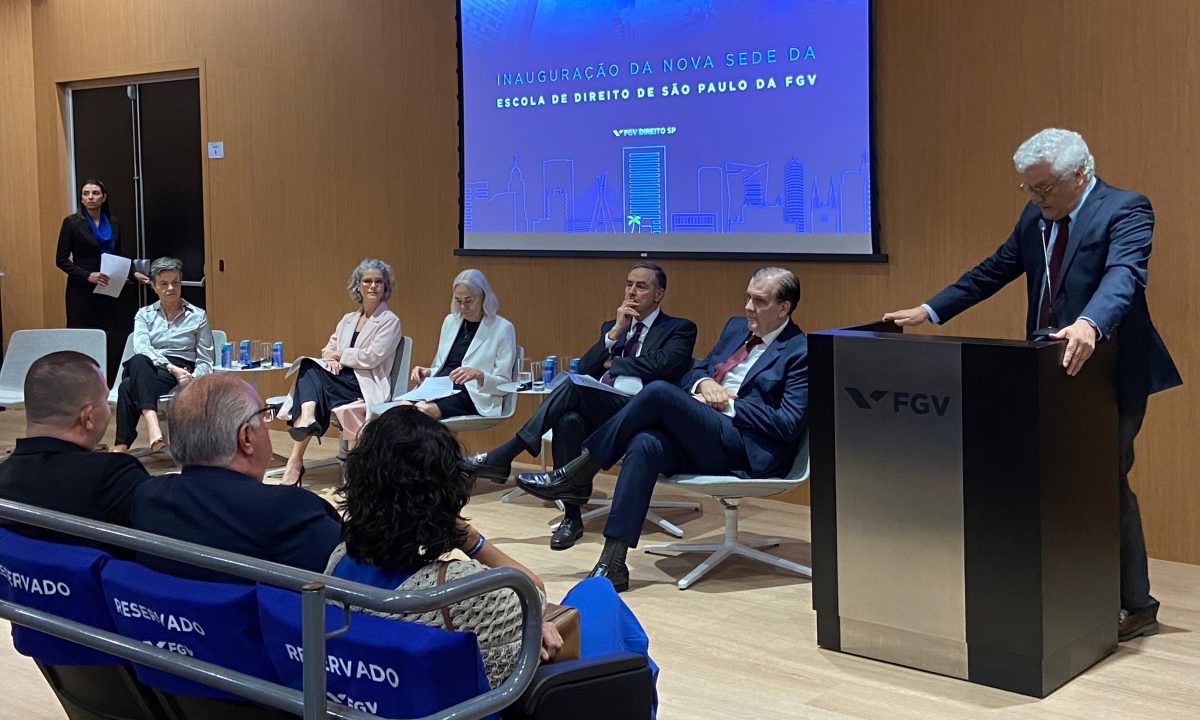 A Ordem dos Advogados do Brasil em São Paulo comparece à cerimônia de abertura da nova sede da Escola de Direito da Fundação Getúlio Vargas na cidade de São Paulo.