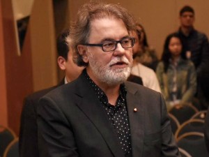 De acordo com Lenio Streck, a democracia não pode se basear exclusivamente em figuras de destaque ou protagonistas.