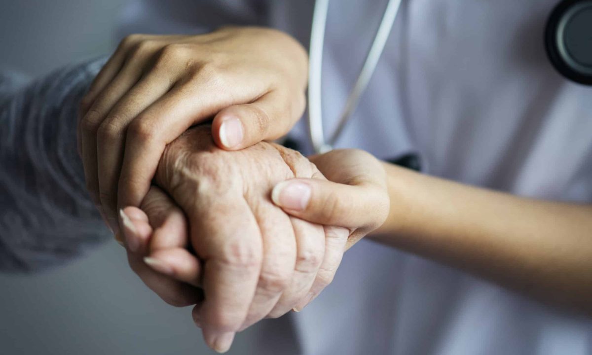 É ilegal cancelar um contrato de plano de saúde sem uma razão válida.