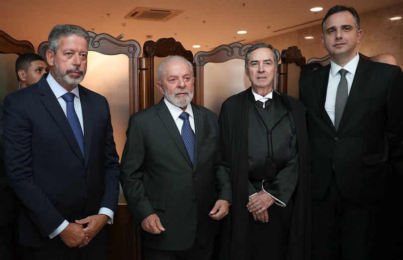 No embate entre o Congresso e o STF, o direito é prejudicado.
