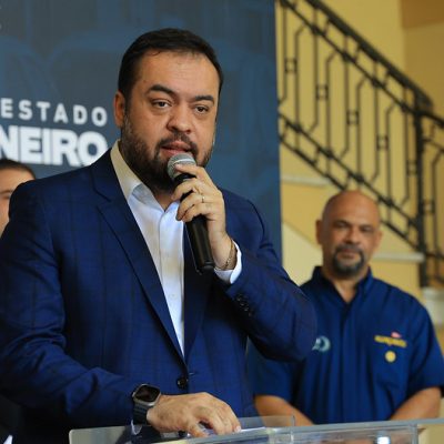 Membro do Tribunal Regional Eleitoral do Rio de Janeiro decide pela cassação do mandato de Cláudio Castro.