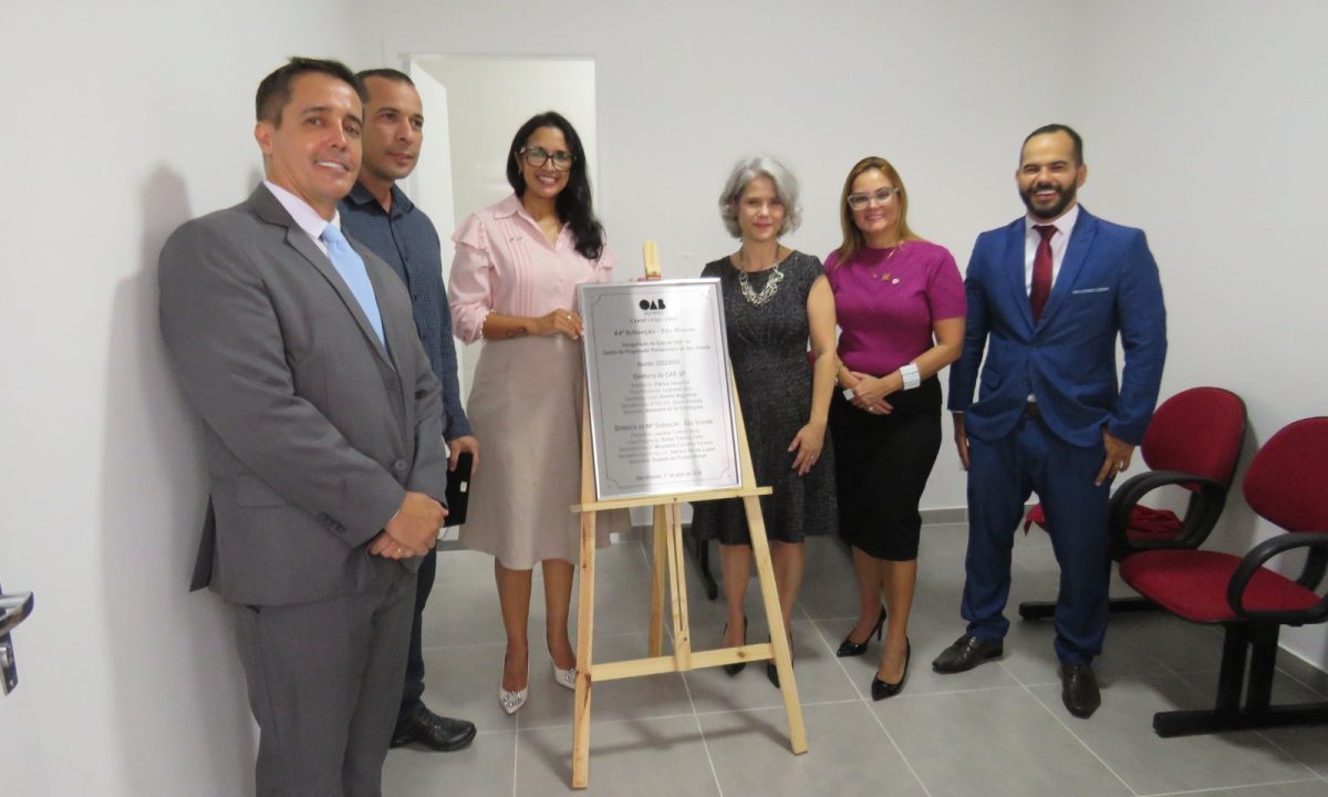 O presidente da Ordem dos Advogados do Brasil de São Paulo inaugura o espaço dedicado aos advogados no Centro de Progressão Penitenciária de São Vicente e realiza a cerimônia de entrega das carteiras profissionais.