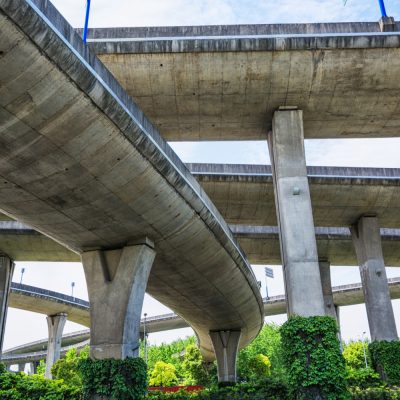 O trabalhador que faleceu ao cair de um viaduto não foi o responsável pelo acidente.