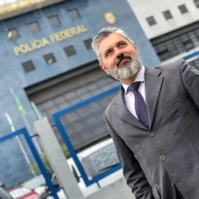 Toffoli interrompe a implementação da resolução do Conselho Nacional de Justiça que afastou o juiz por ser defensor das garantias jurídicas.