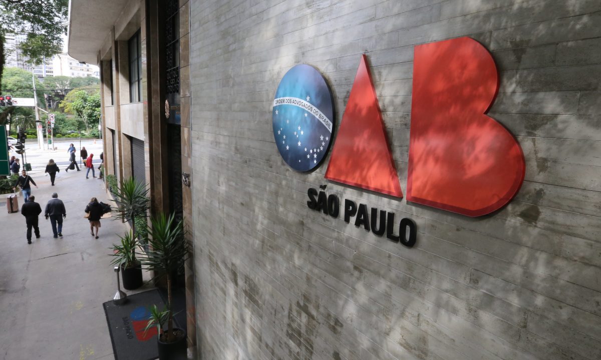 A Ordem dos Advogados do Brasil em São Paulo realiza uma discussão sobre a recepção humanitária de afegãos no território brasileiro.