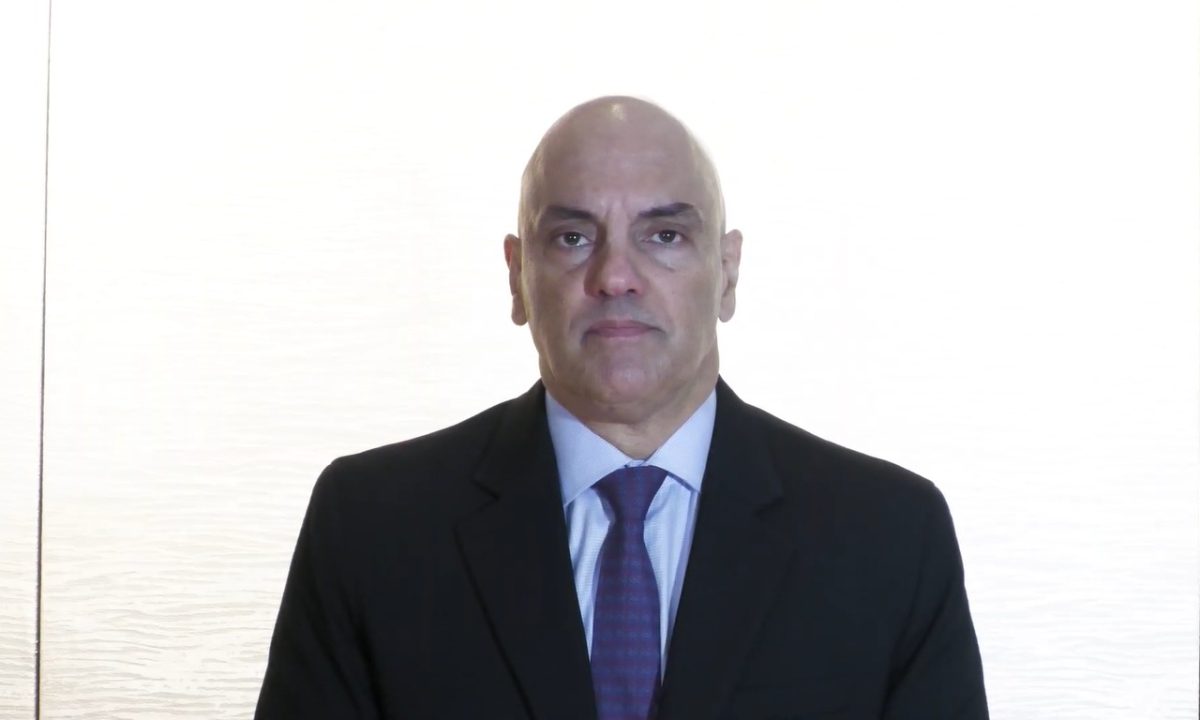 Alexandre afirma que, quando novos fatos surgem, não existe um prazo definido para a investigação.