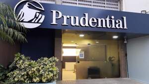 Ministro do Tribunal Superior do Trabalho rejeita a existência de relação de emprego entre a corretora e a seguradora.