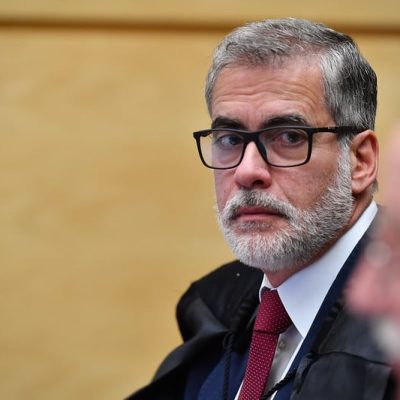 Não é possível incrementar a pena duas vezes com base no mesmo fato concreto.