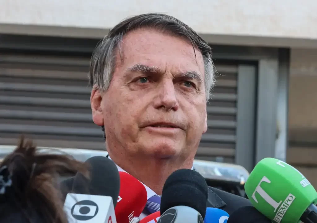 Maioria do Supremo Tribunal decide negar o habeas corpus que buscava impedir a prisão de Bolsonaro.