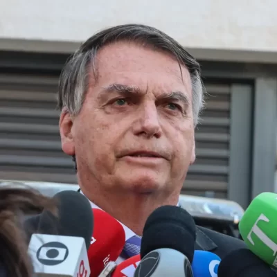 Maioria do Supremo Tribunal decide negar o habeas corpus que buscava impedir a prisão de Bolsonaro.