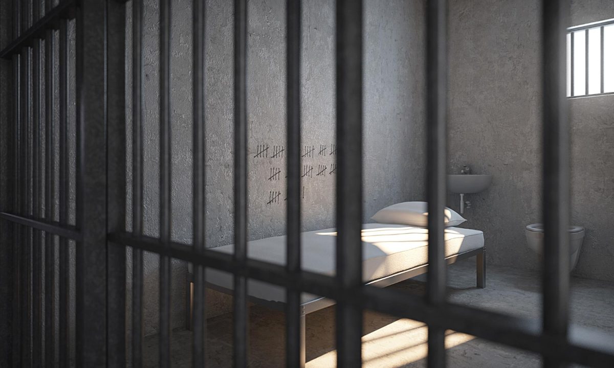 A decisão do Tribunal de Justiça de Minas Gerais estabelece que a proibição de saída temporária não será aplicada retroativamente para prejudicar o detento.
