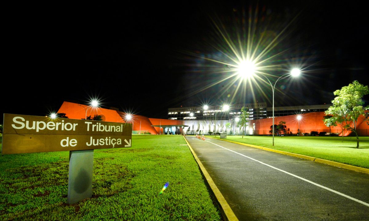 Intenção premeditada, intuito doloso e execução fictícia de acordo com o Superior Tribunal de Justiça.