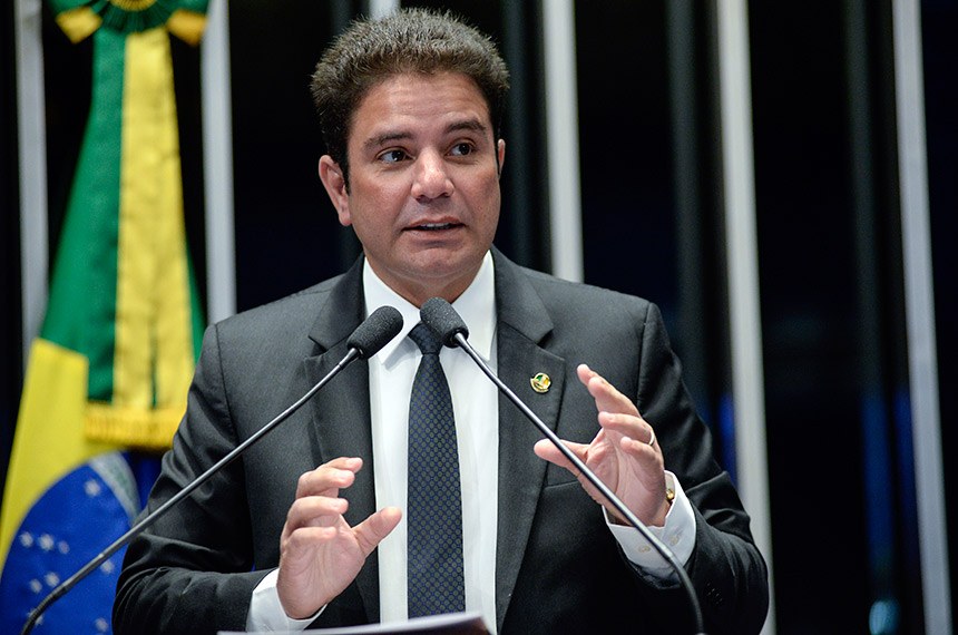 STJ aceita acusação contra governador do Acre, porém rejeita pedido de afastamento.