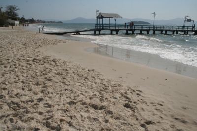 A autonomia territorial do litoral do Brasil está sendo posta em risco devido à proposta de emenda constitucional que visa a ‘privatização’ das zonas de praia.