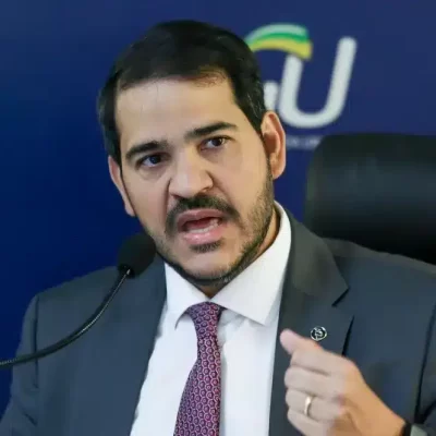 AGU e IDP firmam parceria para aprofundar pesquisas sobre a temática da democracia.