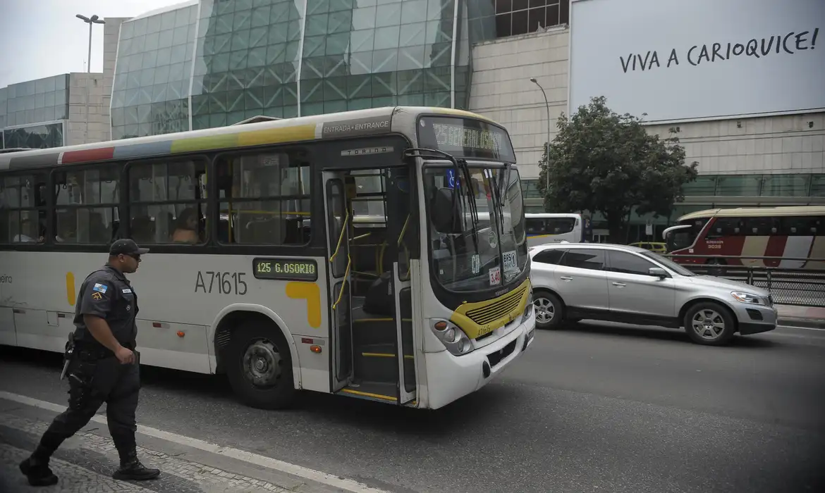 Domínio do crédito de passagens eletrônicas no sistema de transporte público.