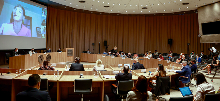 Envolvimento da comunidade e reunião online para discussão do processo de licenciamento ambiental.