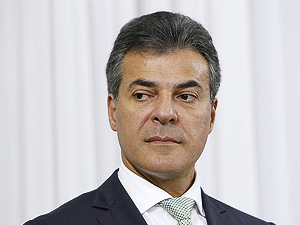 Juíza decide encerrar processo eleitoral contra Beto Richa.
