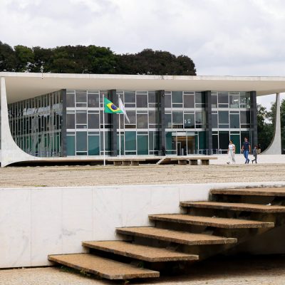 O Supremo Tribunal Federal decidiu que não é necessário o aval do Tribunal de Justiça para aplicar medidas cautelares contra autoridades de Goiás.
