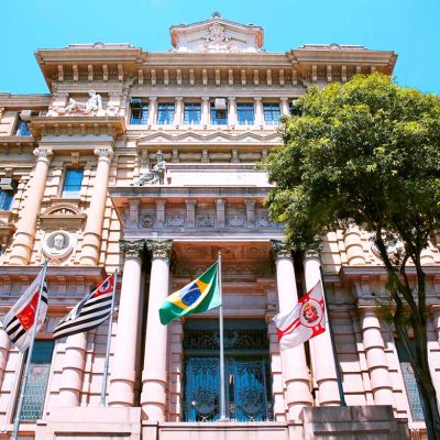 O Tribunal de Justiça de São Paulo seleciona três candidatos para concorrer ao cargo de desembargador.