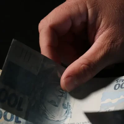 A quantia financeira a ser paga deve estar de acordo com a situação do condenado, ao invés de compensar terceiros.