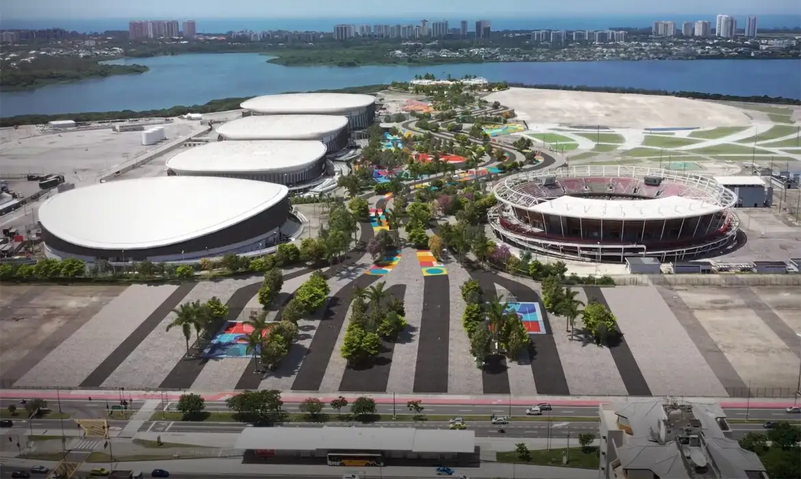 A realização dos Jogos Olímpicos do Rio de Janeiro em 2016 contribuiu com um impacto econômico de R$ 99 bilhões para a cidade.