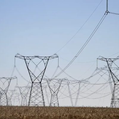A reforma pode resultar em um aumento da carga tributária para as empresas que operam no setor de geração de energia.