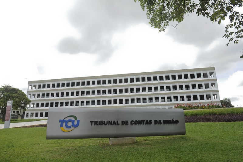 Autorização para realizar a cobrança das penalidades impostas pelos Tribunais de Contas.