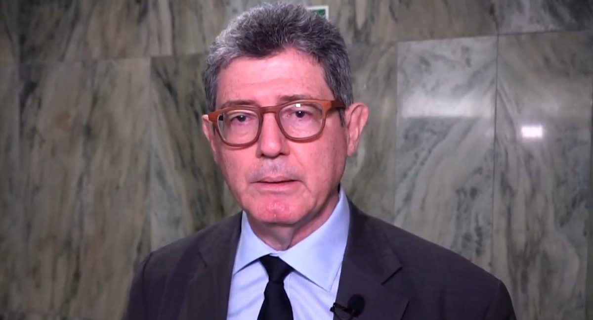Joaquim Levy afirma que a reforma tributária trará maior eficiência ao Brasil.