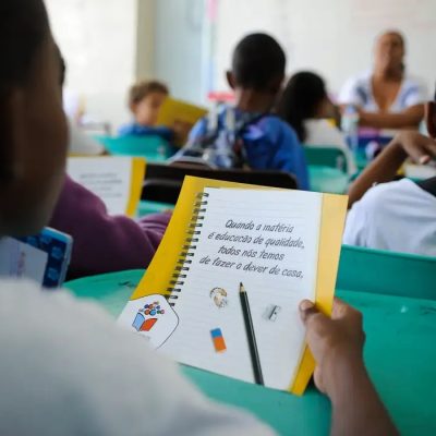 O Supremo Tribunal Federal (STF) irá julgar se o salário mínimo dos professores pode ser aplicado aos professores temporários.