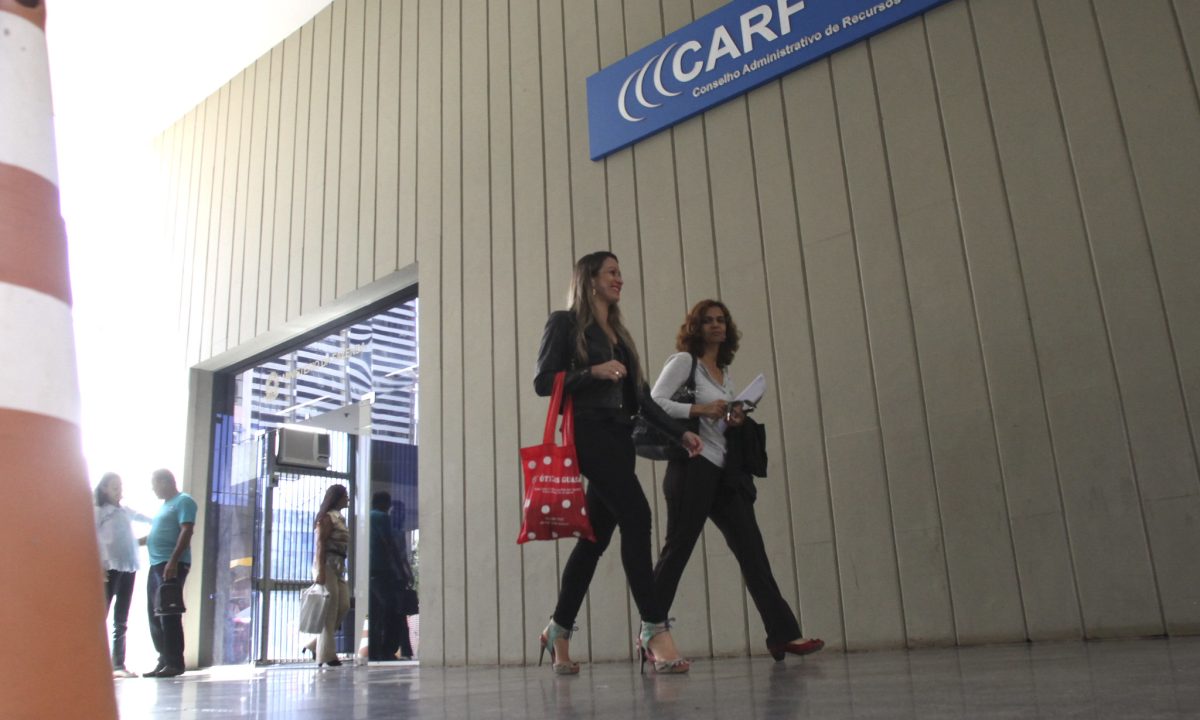 O Superior Tribunal de Justiça limita a possibilidade de utilizar a ação popular como forma de questionar as decisões do Conselho Administrativo de Recursos Fiscais (Carf).
