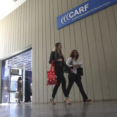 O Superior Tribunal de Justiça limita a possibilidade de utilizar a ação popular como forma de questionar as decisões do Conselho Administrativo de Recursos Fiscais (Carf).