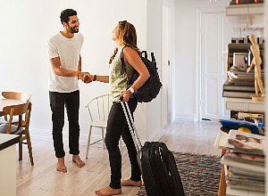 Taxação e regulamentação do Airbnb e de outras plataformas semelhantes.