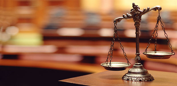 Proibir o acusado de revelar o histórico da vítima ao Júri durante o julgamento é uma violação ao direito constitucional de defesa plena.