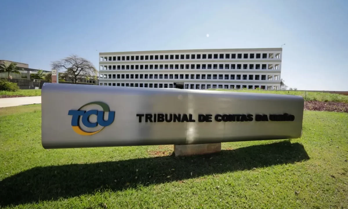 O Brasil recebe um montante de R$ 400 bilhões anualmente.