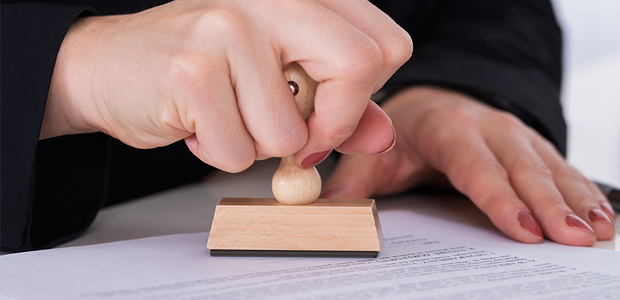 O Conselho Nacional de Justiça concede permissão para a realização de divórcios e inventários em cartórios, mesmo que haja menores envolvidos.