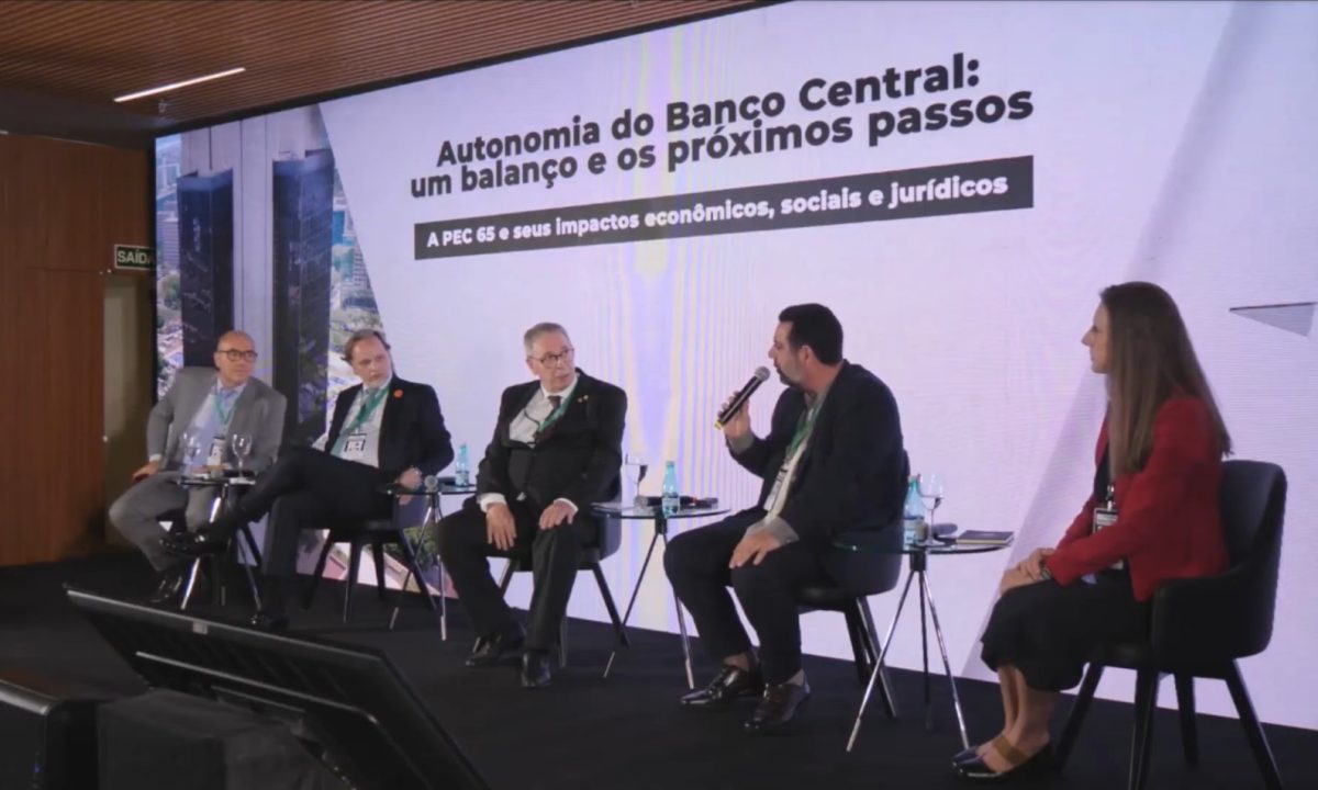 A Proposta de Emenda Constitucional que prevê a autonomia do Banco Central pode comprometer o financiamento das atividades do Poder Judiciário.