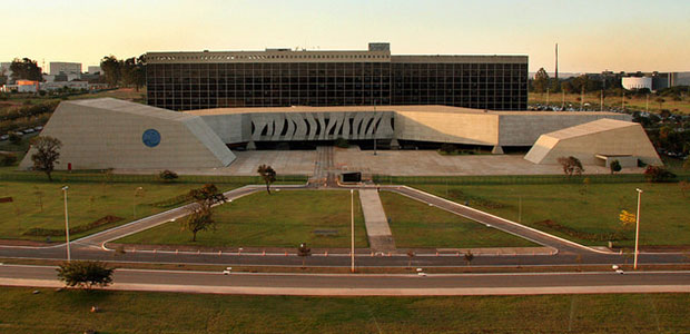 A convocação de juízes para atuar no STJ será restrita a profissionais que tenham experiência na área criminal.